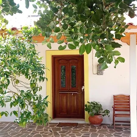 Small Villa Gerani Agios Vlasios  Exterior photo