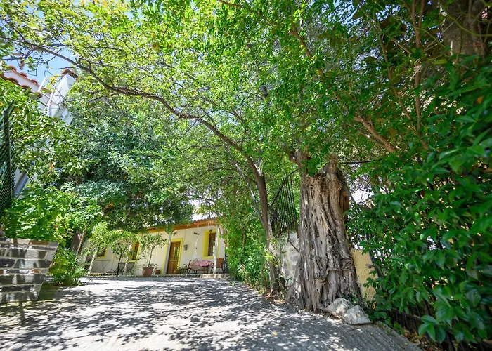 Small Villa Gerani