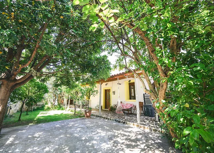 Small Villa Gerani